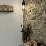 Historic Old Town Mona Location Apartment