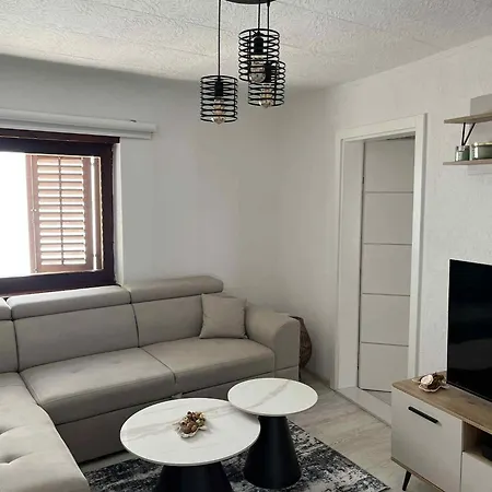 Mona Historic 아파트