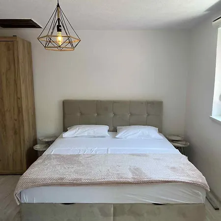 아파트 Mona Historic 모스타르