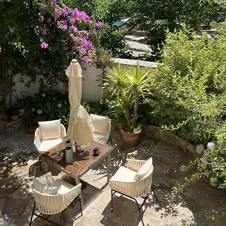 Mona Historic 모스타르