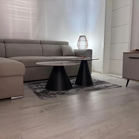 Апартаменты Historic Old Town Mona Location Мостар