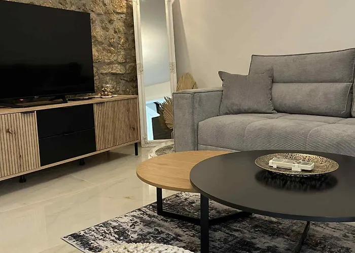 Апартаменты Historic Old Town Mona Location Мостар