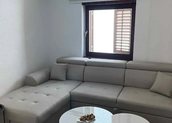 Апартаменты Historic Old Town Mona Location Мостар