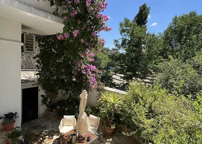 Historic Old Town Mona Location *