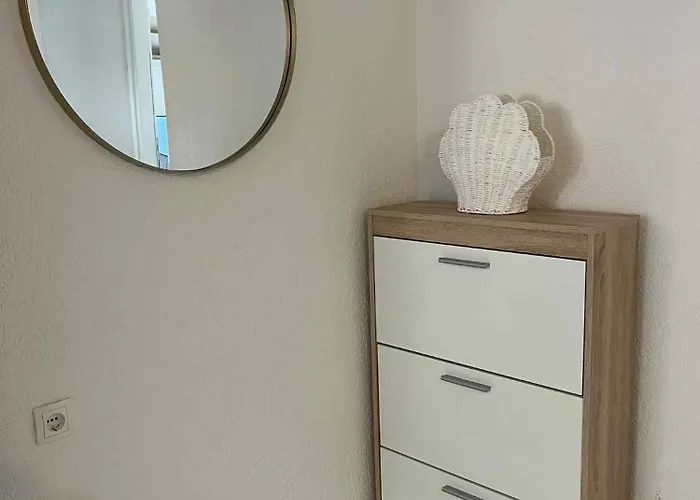 Апартаменты Historic Old Town Mona Location