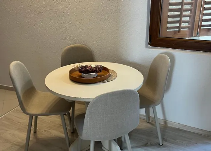 Historic Old Town Mona Location Апартаменты