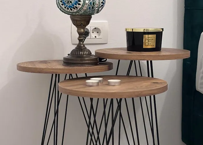 Апартаменты Historic Old Town Mona Location